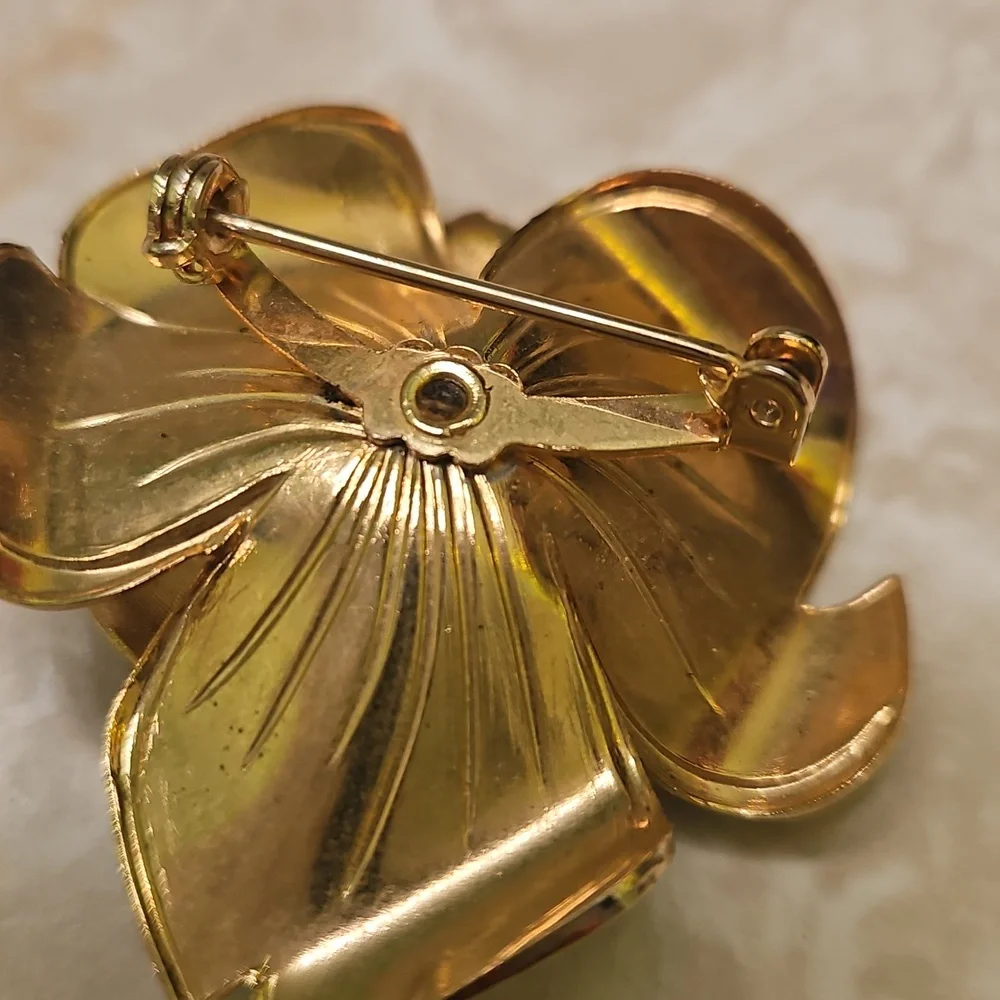 Gold Rose Brooch with Pearl Center - Picture 2 of 2